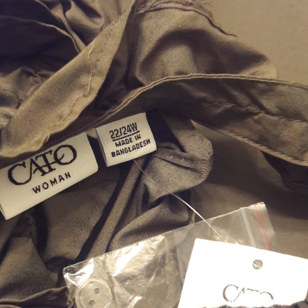 Cato/ Olive Green/ Ruffled/ Halter Top - Picture 7 of 8